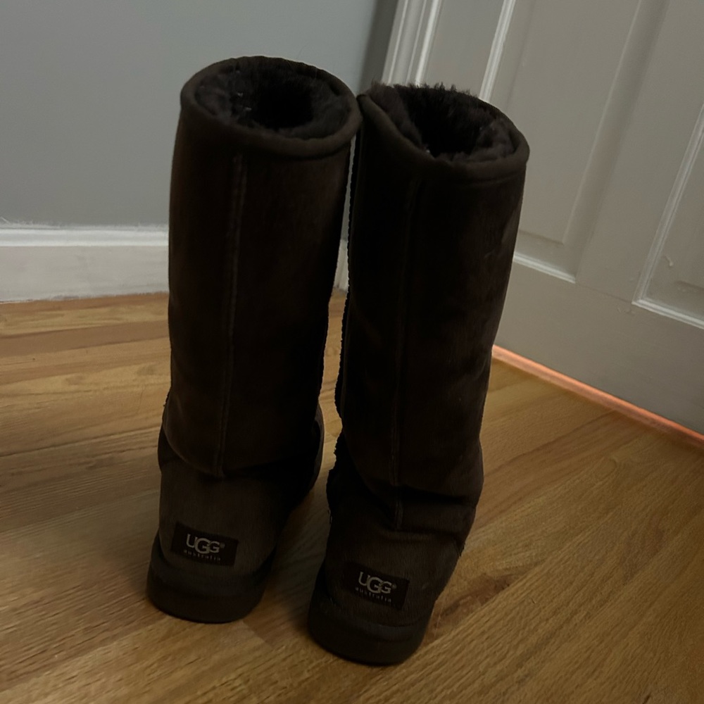 Brown uggs